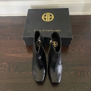 House of Harlow Leslie Black Platform Boots in Size 7.5
